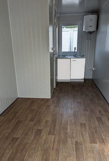 Kontejner sa kupatilom i minikuhinjom